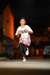 BIB: 017, 50597
                            <button type="button" onclick="openModal(21742760)" class="btn btn-primary btn-sm float-right btn-popup" data-toggle="modal" data-target=".modal-high-quality">
                        <i class="fas fa-shopping-cart"></i> Add to Cart
                    </button>
                                            <button type="button" onclick="isThisMe(21742760, true)" class="btn btn-success btn-sm float-right btn-popup btn-isme hidden" data-toggle="tooltip" data-placement="bottom" title="นี่คือรูปของคุณใช่ไหม คลิกที่นี่เพื่อเอาเข้าอัลบั้ม">
                        <i class="fas fa-plus"></i> Add to album
                    </button>
                    <button type="button" onclick="isThisMe(21742760, false)" class="btn btn-warning btn-sm float-right btn-popup btn-isnotme hidden">
                        <i class="fas fa-ban"></i> Remove from album
                    </button>